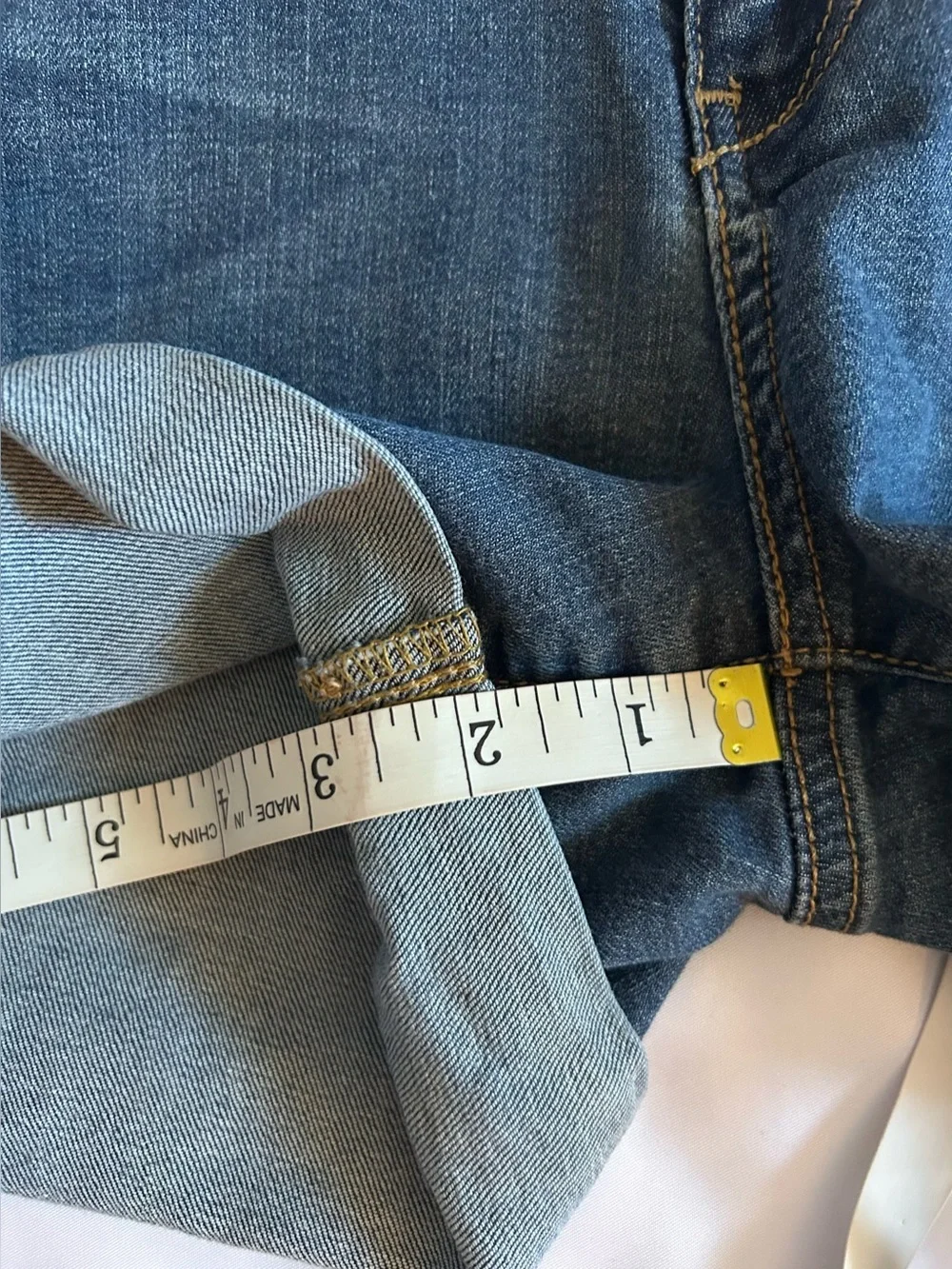 Women's Levi Denizen Cuffed Denim Shorts Size 14